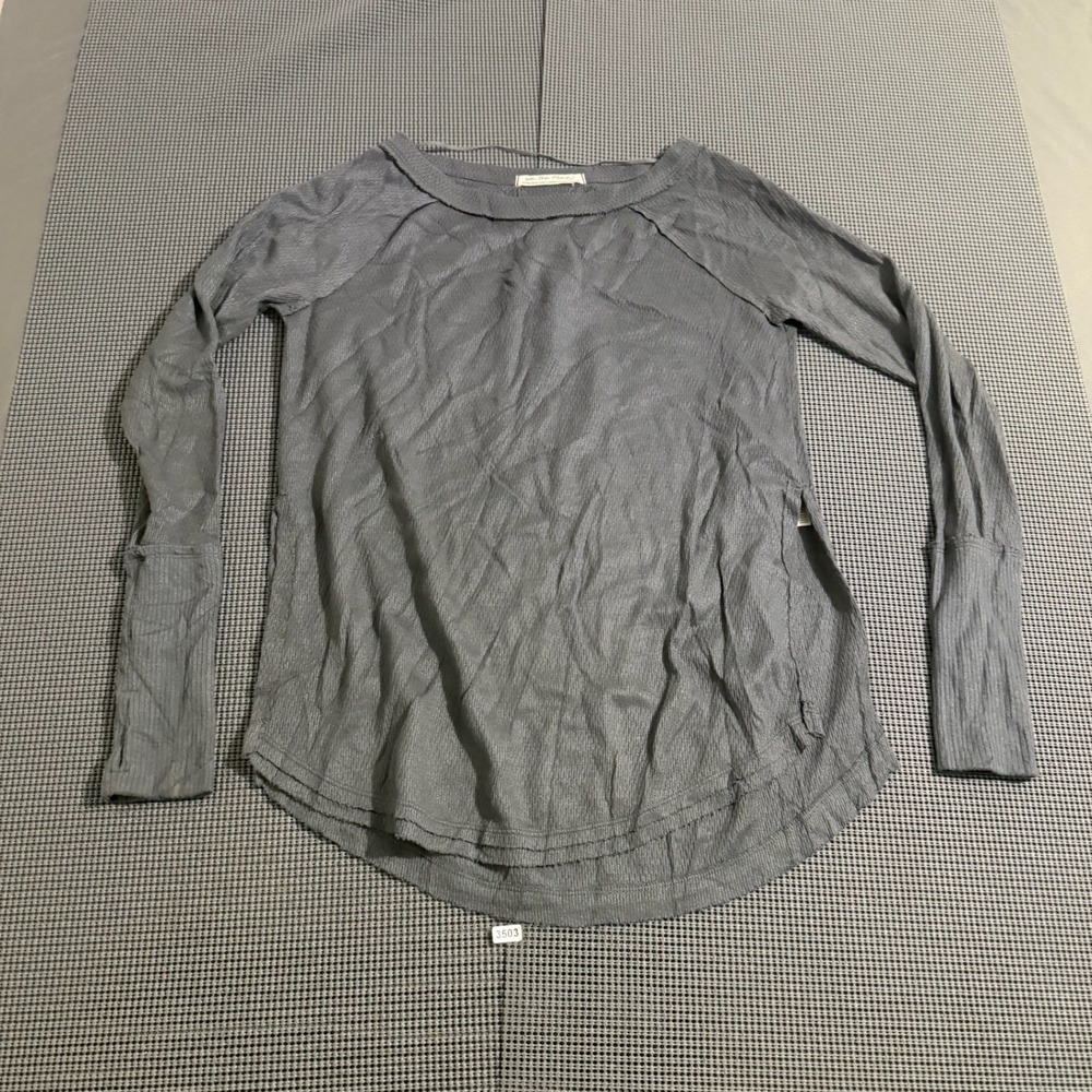 We The Free Womens Gray Textured Long Sleeve Thumbhole Top Size Extra Small